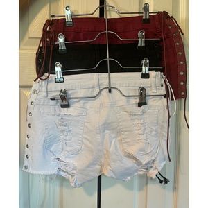 Side laced shorts white